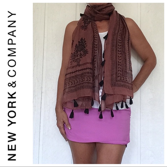 NEW YORK & COMPANY BROWN TASSEL FRINGE BLANKET SCARF NWT - Picture 1 of 10